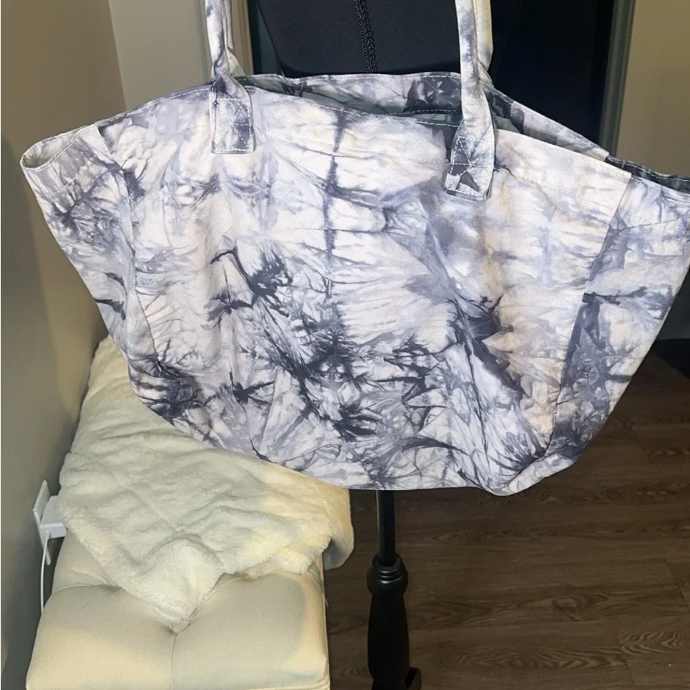 PINK Victoria's Secret Gray Tie-Dye Tote Overnight Bag